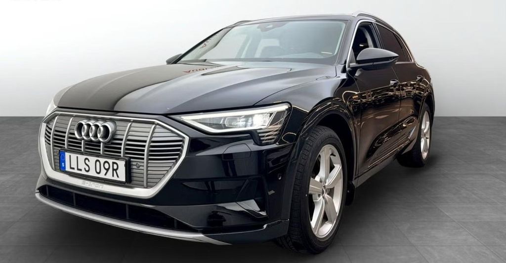 Audi e-tron, 55 Quattro Tažné Panorama LED